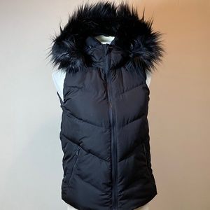 Gap Black Puffer Vest